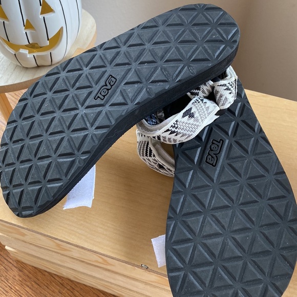 Teva sandals - Picture 3 of 4